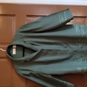 Apostrophe Woman-Linen green 3/4 sleeved shirt, collared and buttons. 18W.